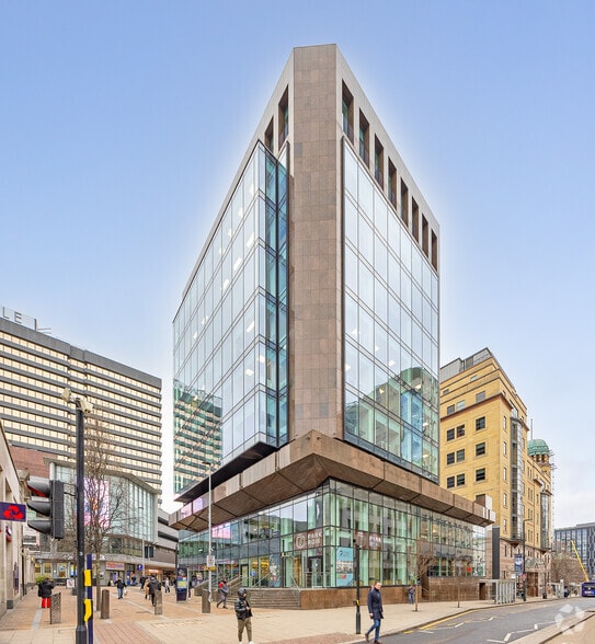 6-7 Park Row, Leeds to rent - Building Photo - Image 2 of 14