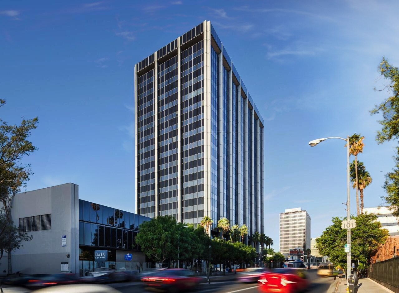 15760 Ventura Blvd, Encino, CA to rent Primary Photo- Image 1 of 11