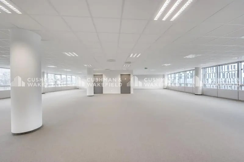 Office in Massy to rent Interior Photo- Image 1 of 4