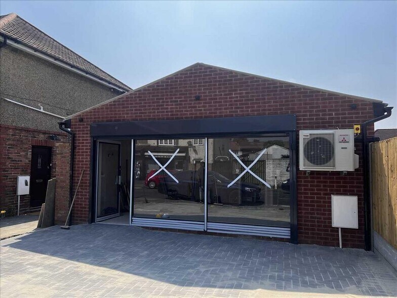 Villiers Rd, Slough to rent - Building Photo - Image 2 of 5