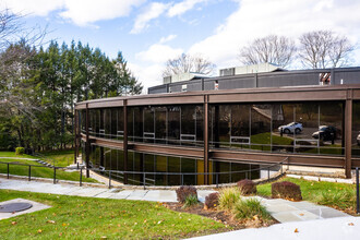 555 Pleasantville Rd, Briarcliff Manor, NY for rent Building Photo- Image 1 of 6