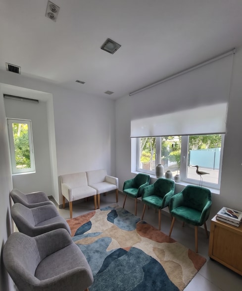 Health Care in Madrid, Madrid for sale - Primary Photo - Image 1 of 18