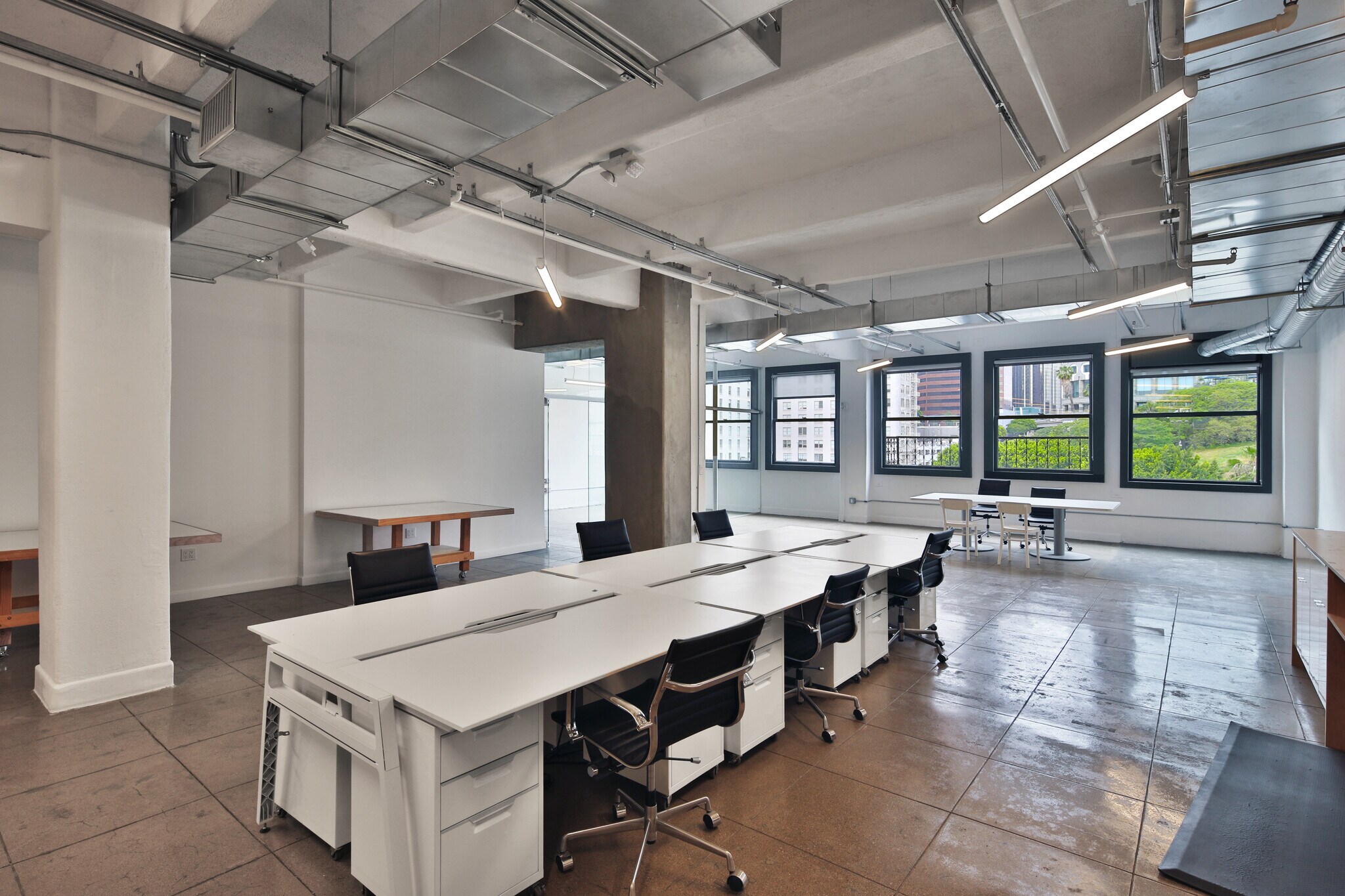 353 S Broadway, Los Angeles, CA to rent Interior Photo- Image 1 of 3