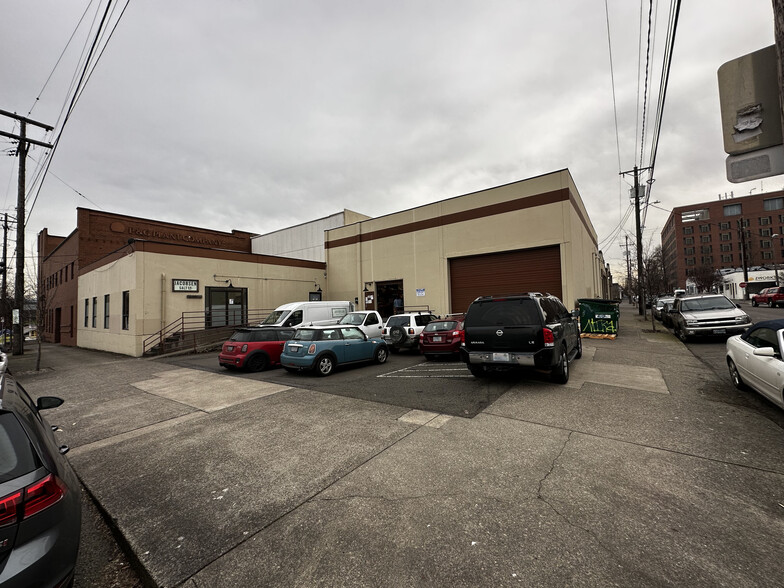 602 SE Salmon St, Portland, OR for rent - Building Photo - Image 3 of 3