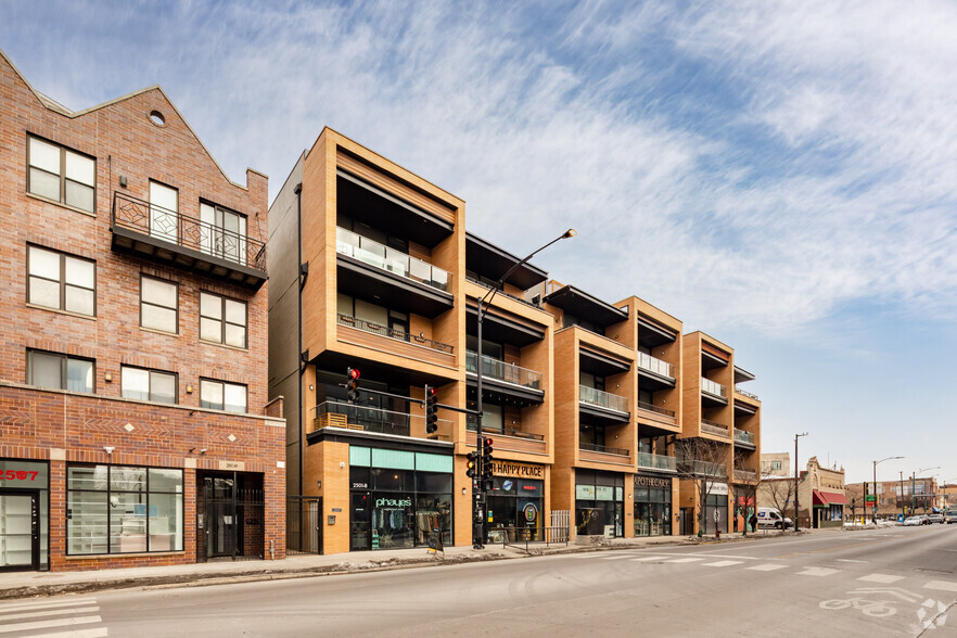 2491 N Milwaukee Ave, Chicago, IL for rent - Primary Photo - Image 1 of 5