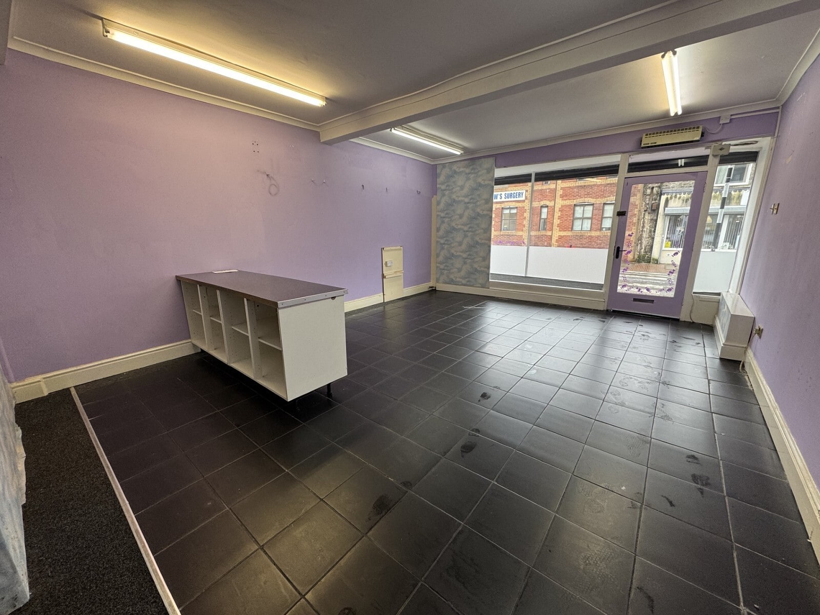 30 Dewinton St, Tonypandy to rent Interior Photo- Image 1 of 3