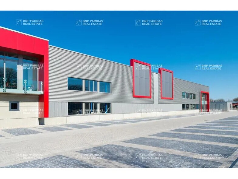 Light Industrial in Bonneuil-sur-Marne to rent - Building Photo - Image 1 of 2