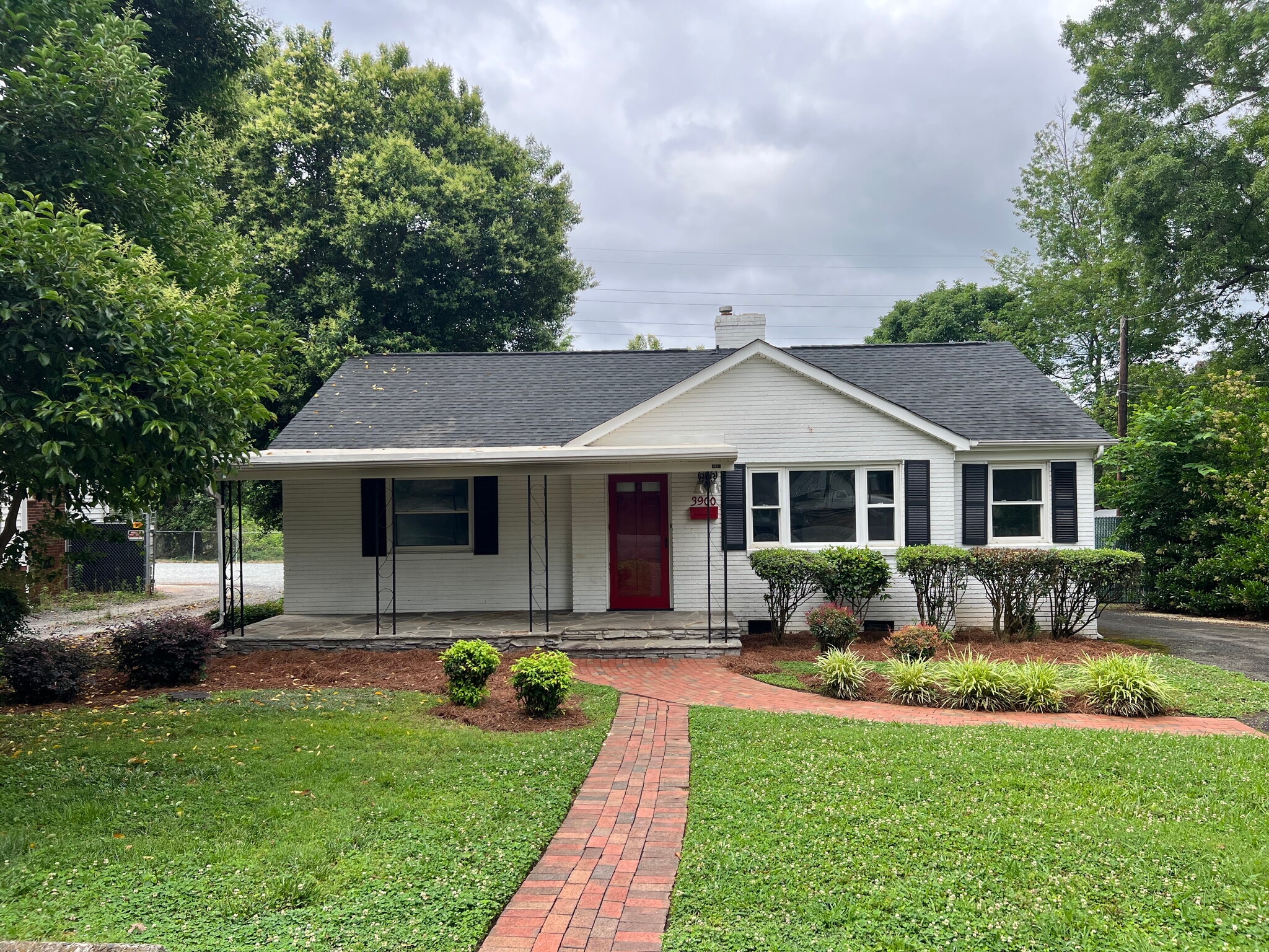 3900 Miriam Dr, Charlotte, NC to rent Building Photo- Image 1 of 18