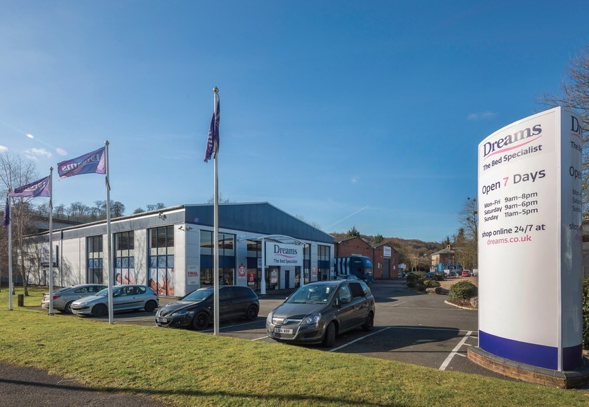 Knaves Beech Way, High Wycombe for sale - Primary Photo - Image 1 of 1