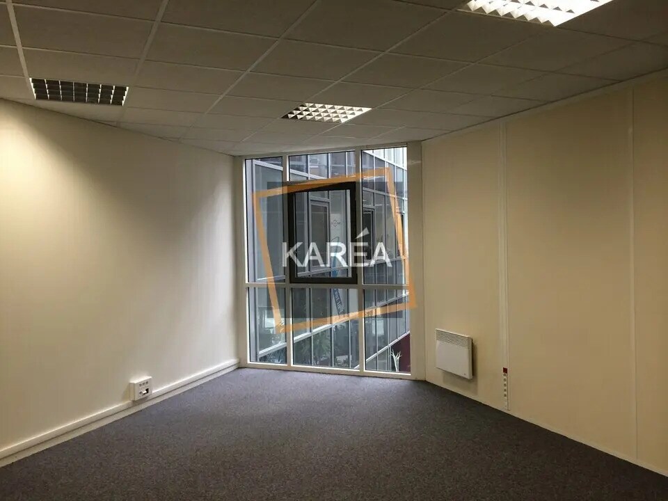 Office in Torcy to rent Interior Photo- Image 1 of 6