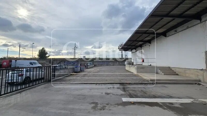 Light Industrial in Vitrolles to rent - Building Photo - Image 3 of 6