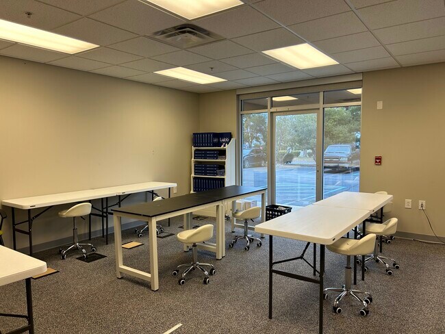 More details for 804-820 Port Centre Pky, Portsmouth, VA - Light Industrial to Rent