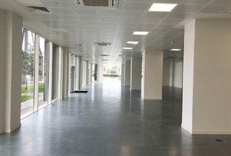 7 Western Gtwy, London to rent Interior Photo- Image 2 of 4