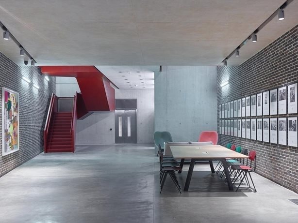 Nicholas Rd, London to rent Interior Photo- Image 1 of 9