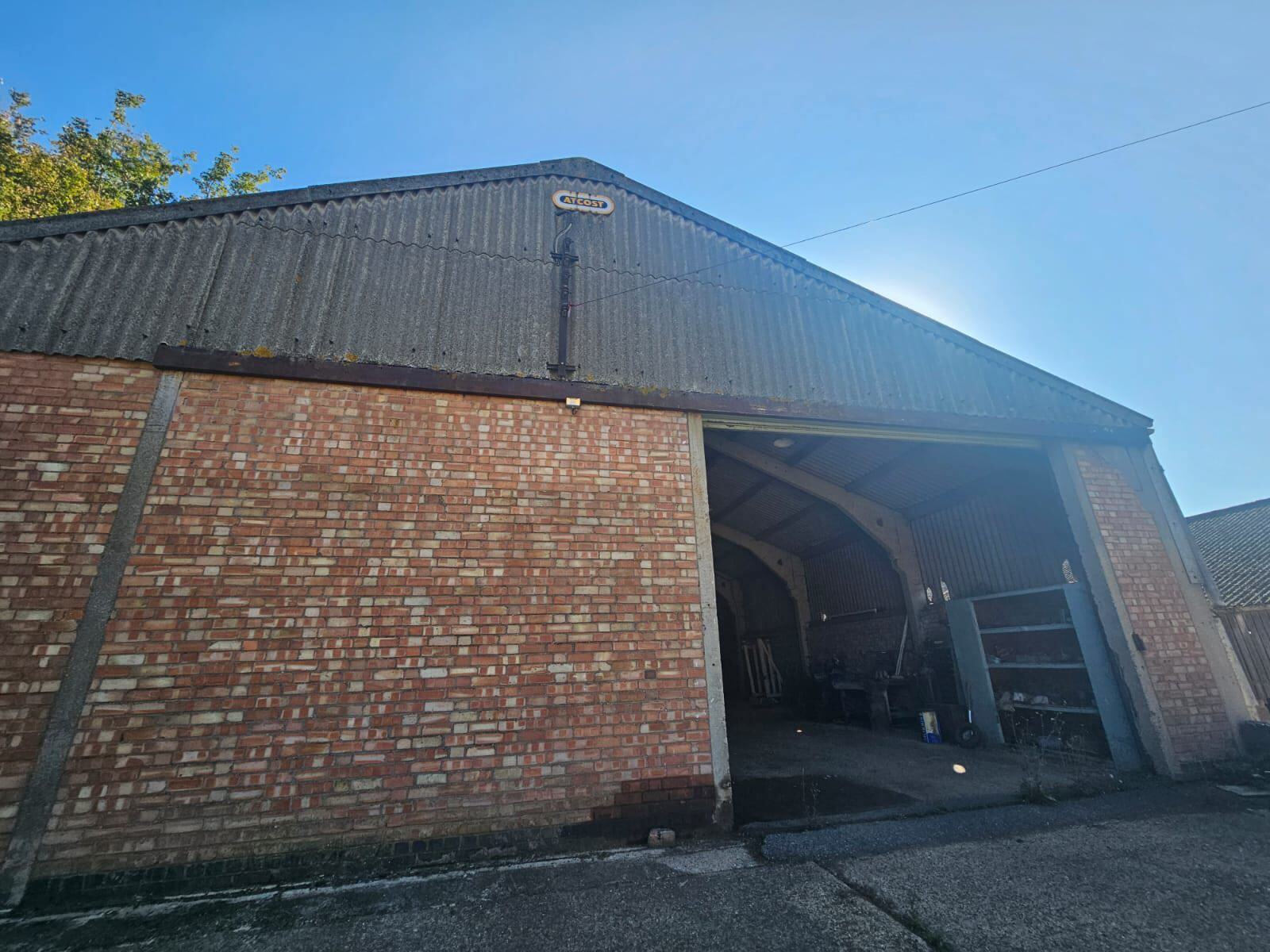 Unit 2 Fences Ln, Newport Pagnell for sale Primary Photo- Image 1 of 1