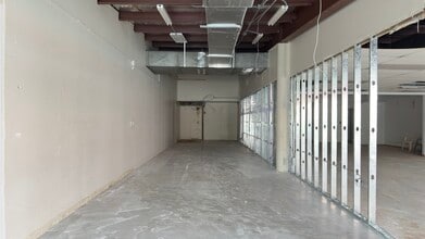 3057 Waialae Ave, Honolulu, HI to rent Building Photo- Image 1 of 5