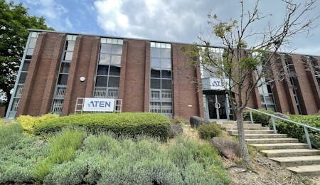 466 Malton Ave, Slough to rent Building Photo- Image 1 of 4