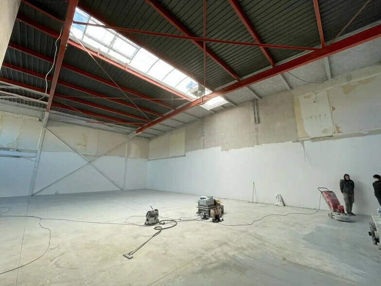 Office in Massy to rent - Interior Photo - Image 3 of 10