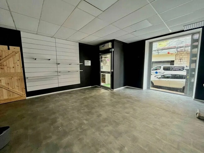 Location Commerce 150 m²