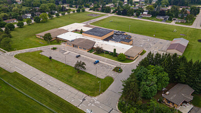 506 Kennedy Ave, Howards Grove, WI for sale Primary Photo- Image 1 of 11