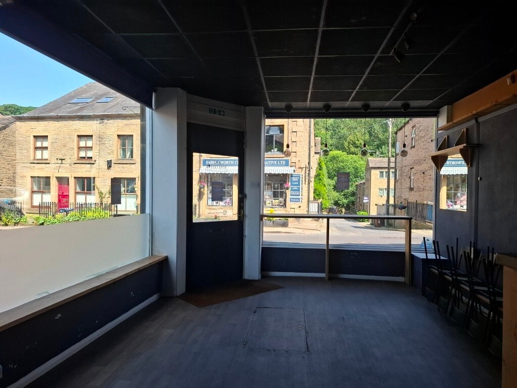 13a King St, Oldham to rent Interior Photo- Image 1 of 3