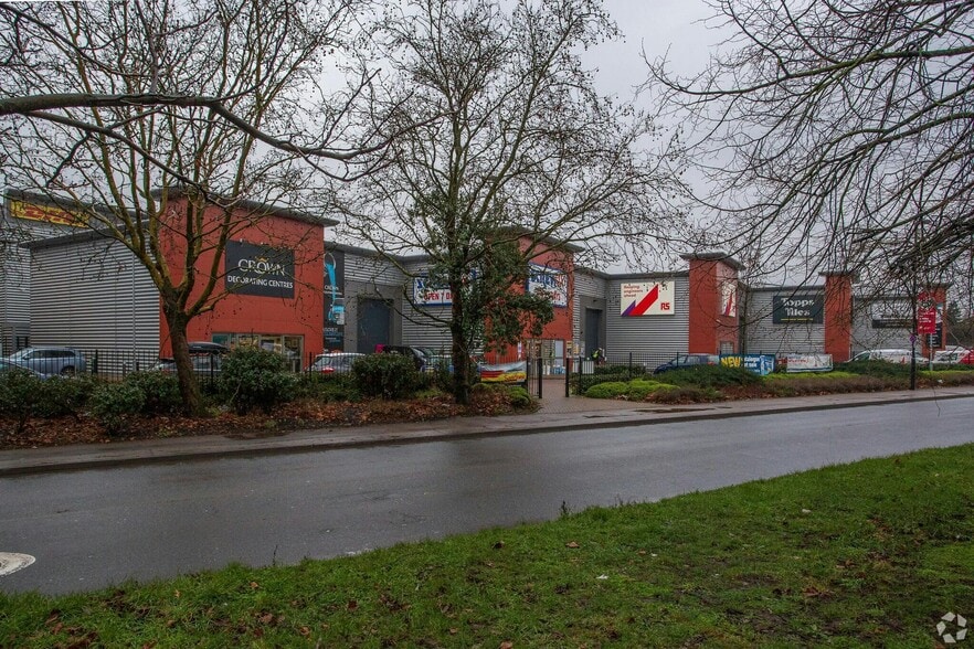 Surrey Canal Rd, London to rent - Building Photo - Image 1 of 6