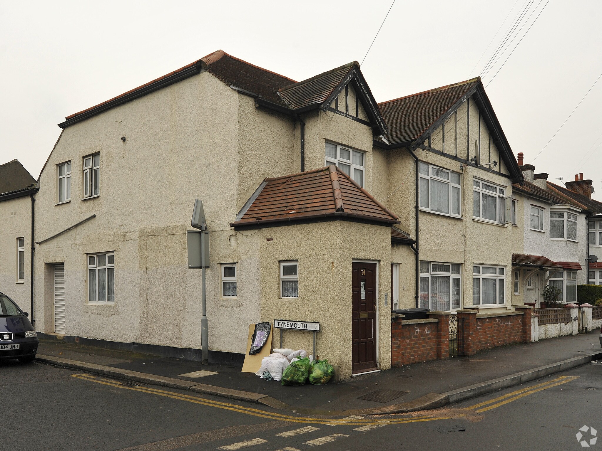 74 Gorringe Park Av, Mitcham for sale Primary Photo- Image 1 of 1