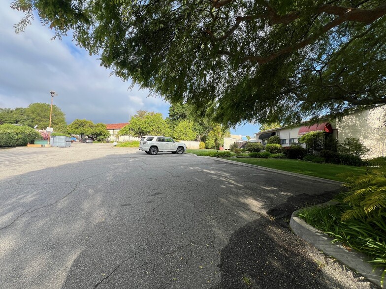 800-804 Foothill Blvd, La Canada Flintridge, CA for rent - Building Photo - Image 3 of 6