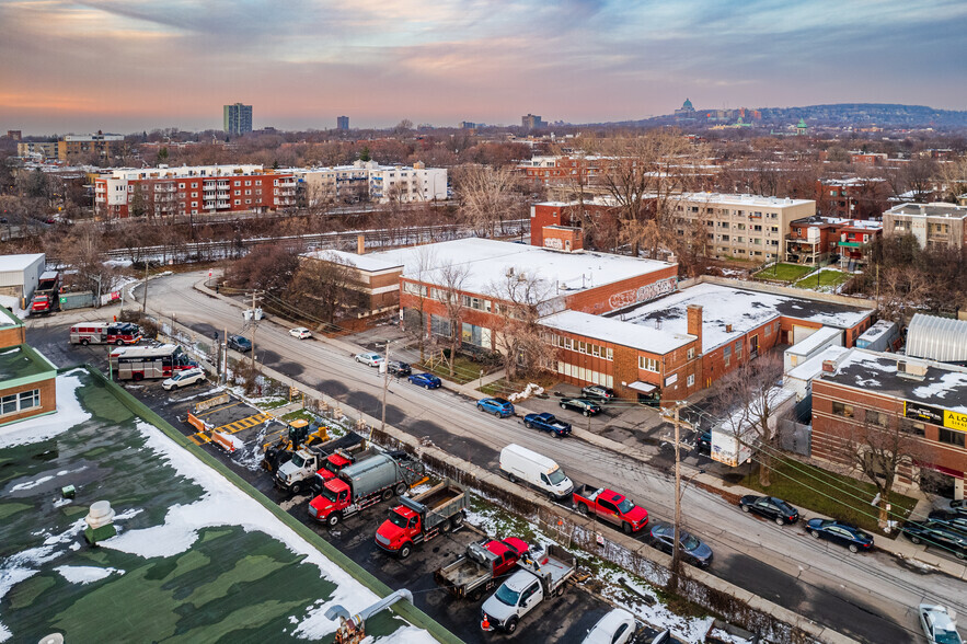 2165 Av Madison, Montréal, QC for rent - Aerial - Image 2 of 13