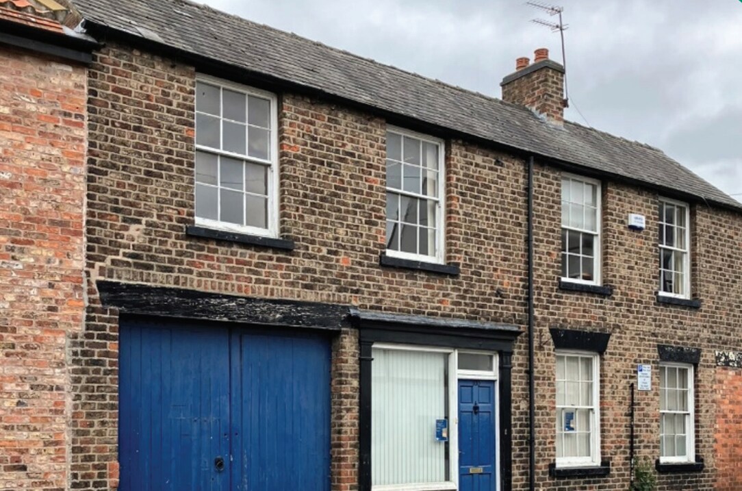 100 Lairgate, Beverley for sale Primary Photo- Image 1 of 1