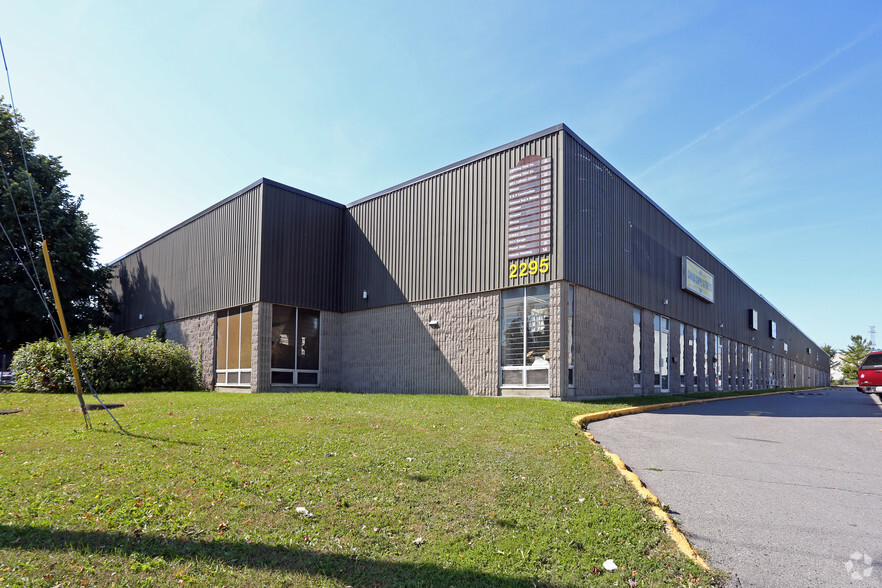 2295 Stevenage Dr, Ottawa, ON for rent - Building Photo - Image 2 of 4