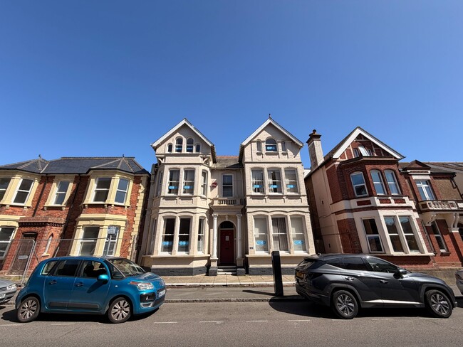 More details for 40 Sudley Rd, Bognor Regis - Office for Sale