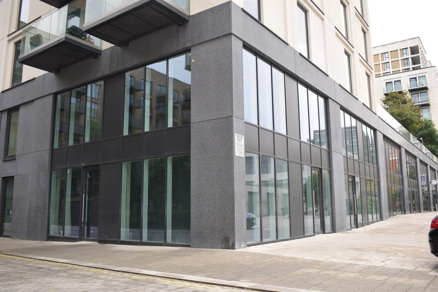 John Harrison Square, London to rent - Building Photo - Image 2 of 5