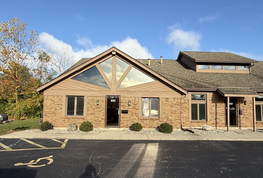 323-331 Regency Ridge Dr, Dayton, OH for rent - Building Photo - Image 1 of 3