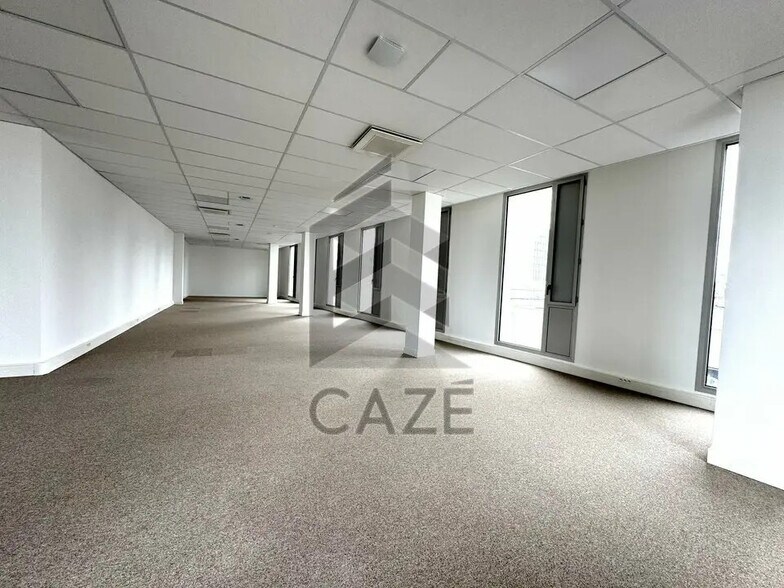 Office in Bordeaux to rent - Interior Photo - Image 3 of 6