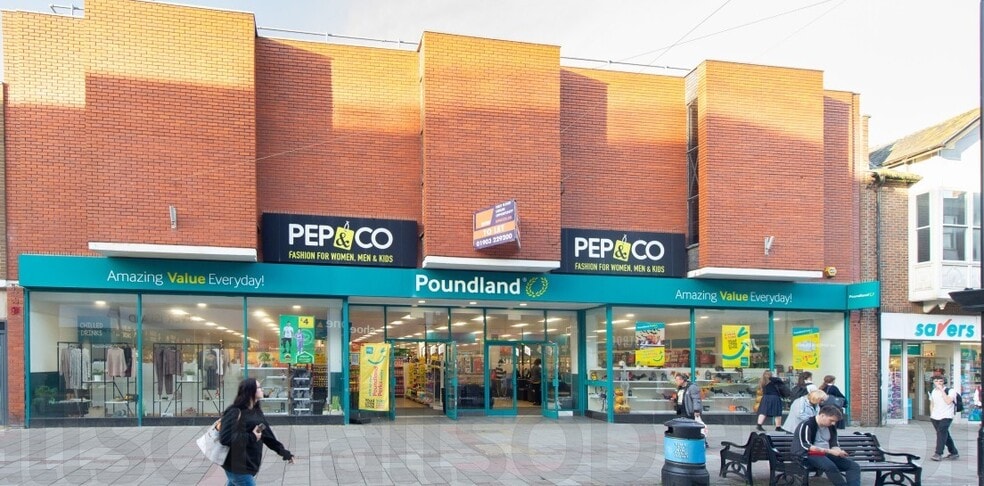 56 Montague St, Worthing to rent - Building Photo - Image 2 of 2