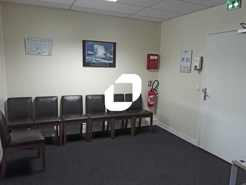 Office in Franconville to rent - Interior Photo - Image 3 of 4