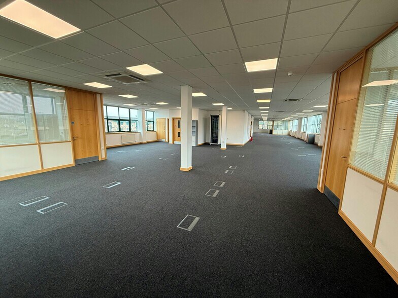810 Mandarin Court, Warrington to rent - Interior Photo - Image 1 of 6