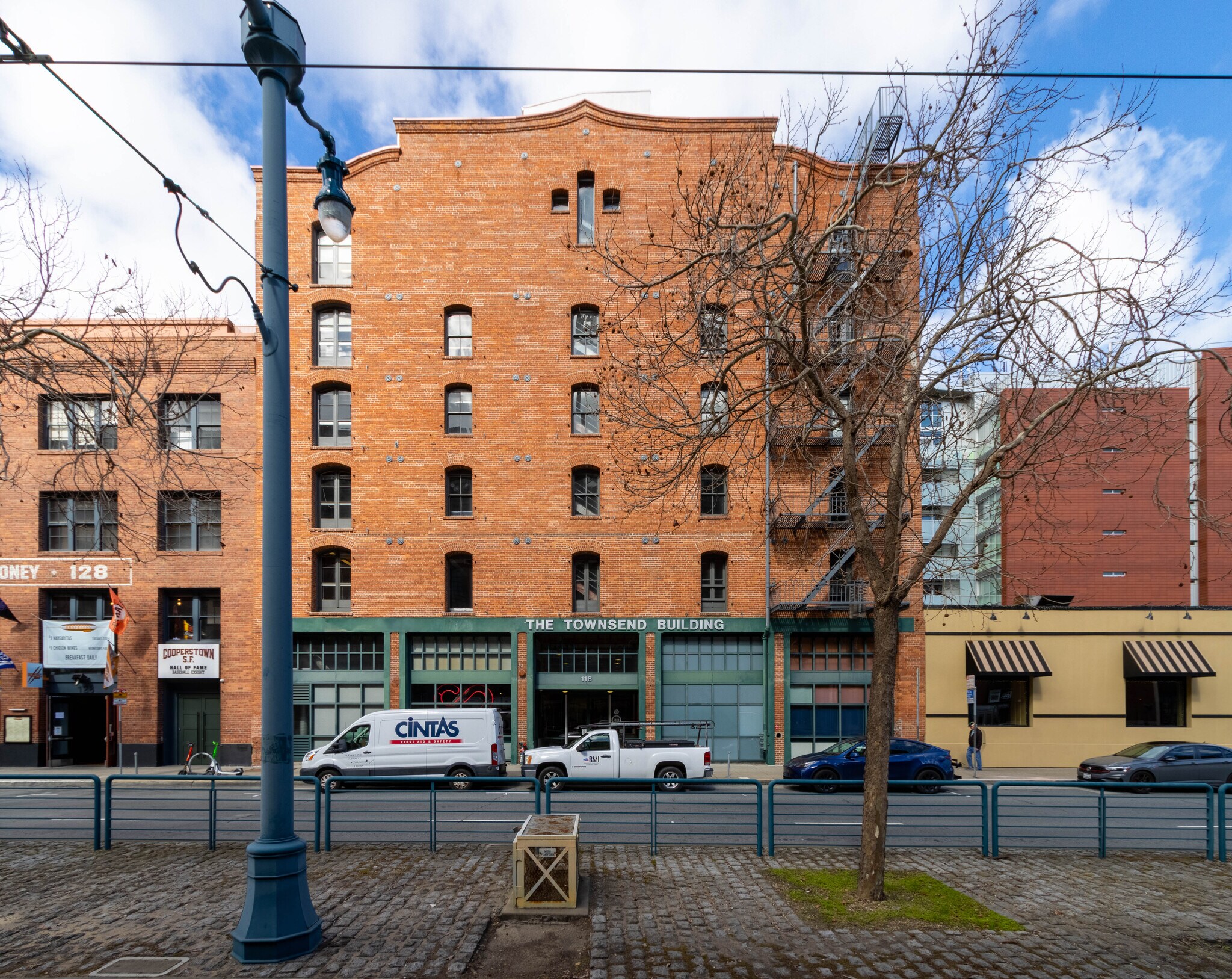 118 King St, San Francisco, CA to rent Building Photo- Image 1 of 19