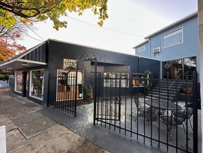 4502-4512 NE Sandy Blvd, Portland, OR for rent Building Photo- Image 1 of 2