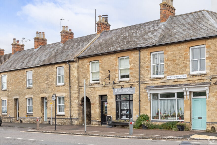 4 Dartmouth Rd, Olney to rent - Building Photo - Image 2 of 17