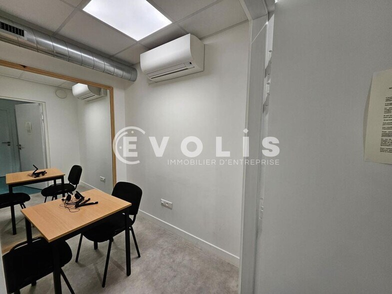 Office in Montrouge to rent - Interior Photo - Image 3 of 10