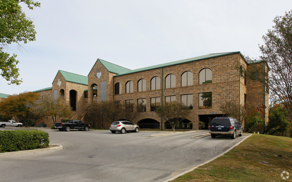 1933 NE Loop 410, San Antonio, TX for sale - Building Photo - Image 1 of 11