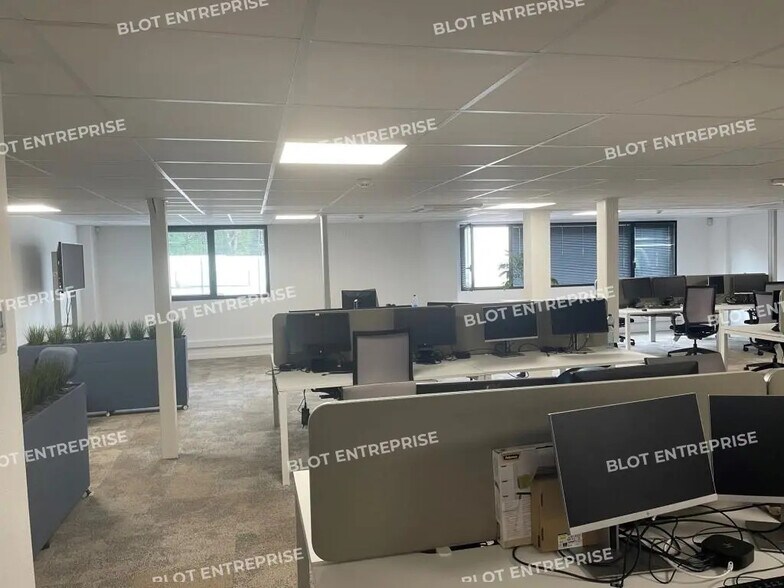 Retail in Quimper for sale - Interior Photo - Image 3 of 5