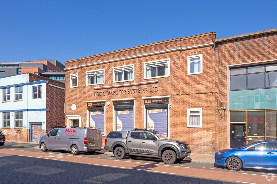 68 Brown St, Sheffield to rent - Building Photo - Image 2 of 3