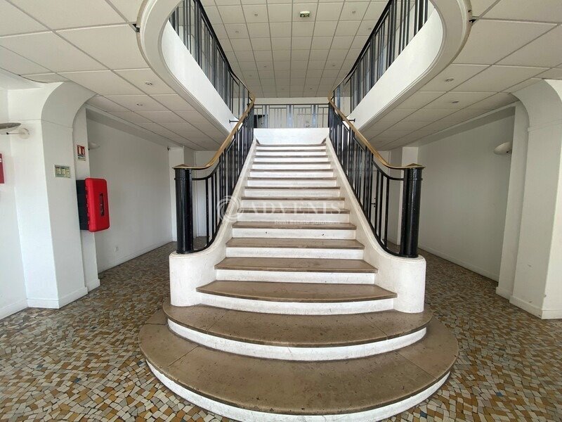 Office in Conflans-Sainte-Honorine to rent Lobby- Image 1 of 13