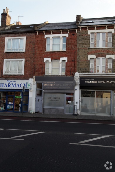 106 High Rd, London for sale - Building Photo - Image 2 of 10