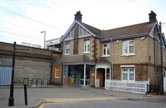 1 Ferry Rd, Benfleet to rent Building Photo- Image 1 of 1