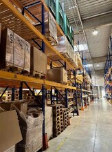 Light Industrial in Wissous to rent Interior Photo- Image 1 of 6