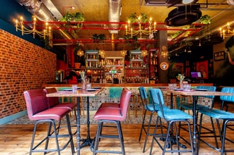 Ash Ave, London to rent Interior Photo- Image 2 of 6